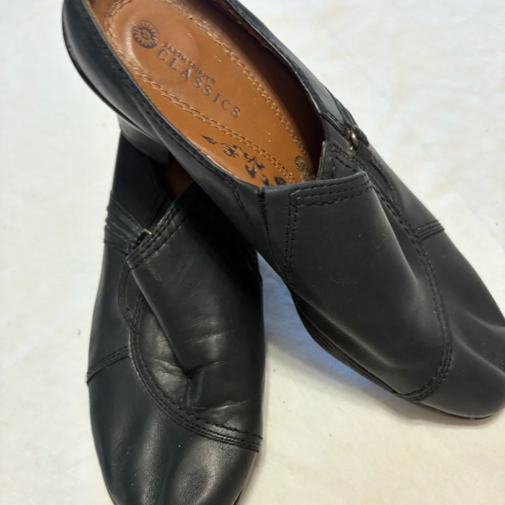 Classic Black Leather women’s Shoes - Picture 1 of 7